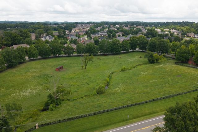 1110 Luxborough Dr, Hendersonville, TN 37075