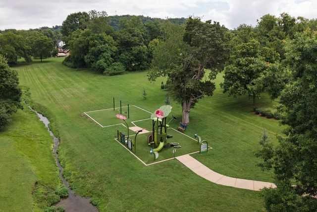 1110 Luxborough Dr, Hendersonville, TN 37075