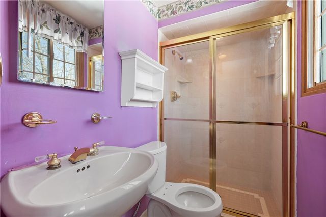 8551 Ridgemont Rd, Mccandless, PA 15237