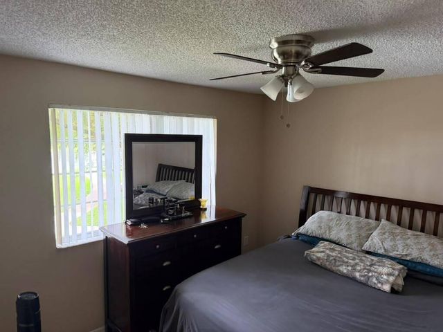 4163 N Haverhill Road 1205, West Palm Beach, FL 33417