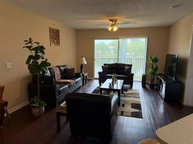 4163 N Haverhill Road 1205, West Palm Beach, FL 33417
