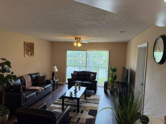 4163 N Haverhill Road 1205, West Palm Beach, FL 33417
