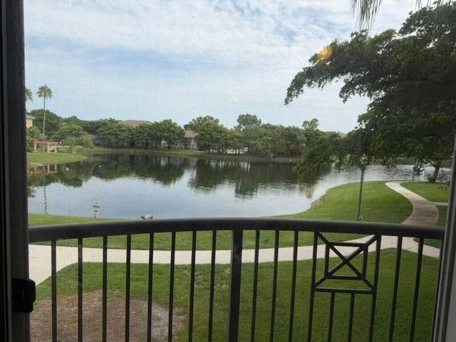 4163 N Haverhill Road 1205, West Palm Beach, FL 33417