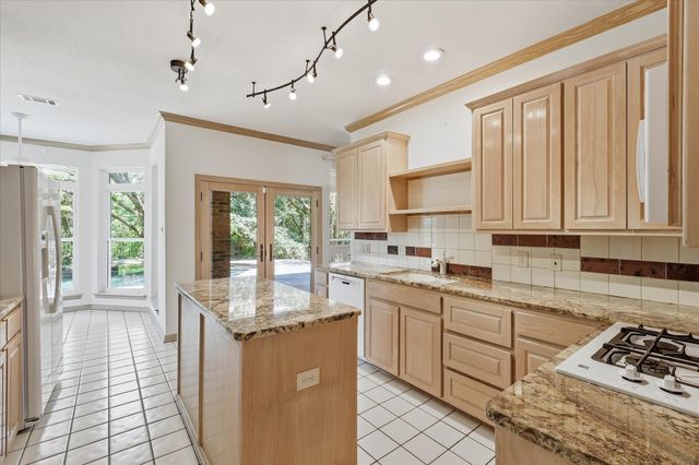 133 E View Court, Double Oak, TX 75077