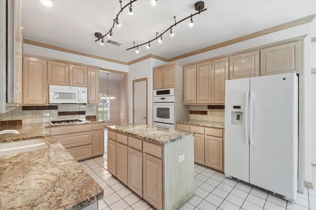 133 E View Court, Double Oak, TX 75077