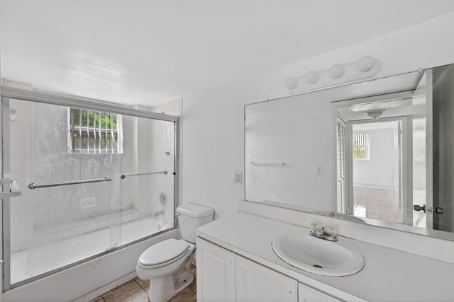 8363 Lake Drive 308, Doral, FL 33166