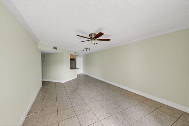 8363 Lake Drive 308, Doral, FL 33166