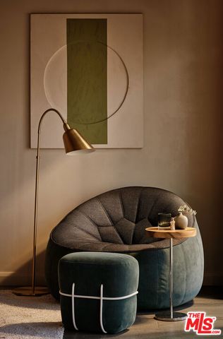 8521 W Hollywood Boulevard, Los Angeles, CA 90069