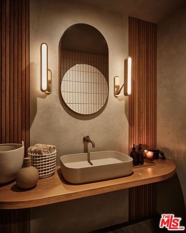 8521 W Hollywood Boulevard, Los Angeles, CA 90069