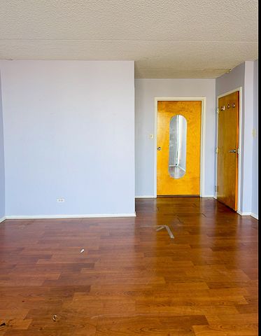 2015 S Finley Road 812, Lombard, IL 60148