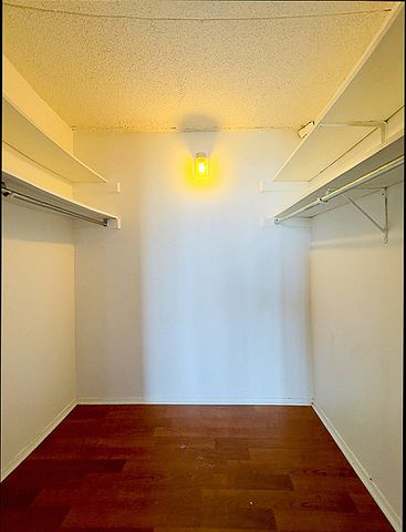 2015 S Finley Road 812, Lombard, IL 60148