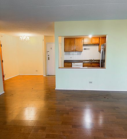 2015 S Finley Road 812, Lombard, IL 60148