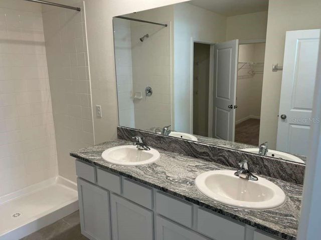 8954 FORGE BREEZE LOOP, Wesley Chapel, FL 33545