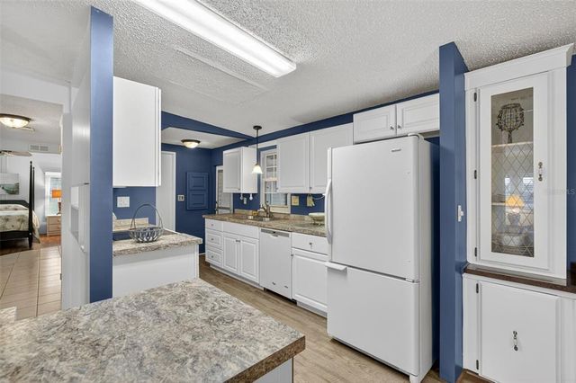 517 LA PLAYA CIRCLE, North Port, FL 34287