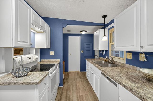 517 LA PLAYA CIRCLE, North Port, FL 34287