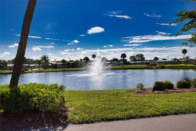 517 LA PLAYA CIRCLE, North Port, FL 34287