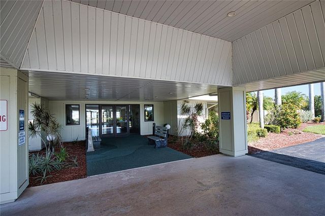 517 LA PLAYA CIRCLE, North Port, FL 34287