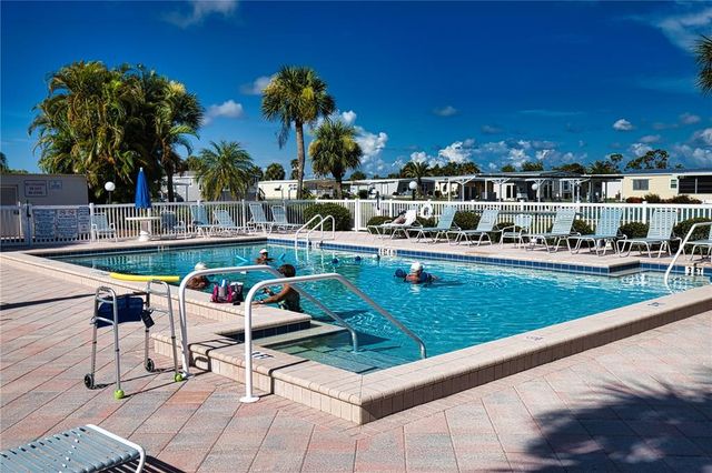 517 LA PLAYA CIRCLE, North Port, FL 34287