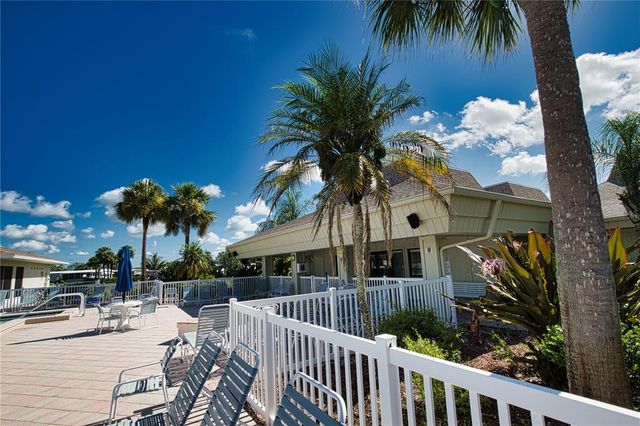 517 LA PLAYA CIRCLE, North Port, FL 34287