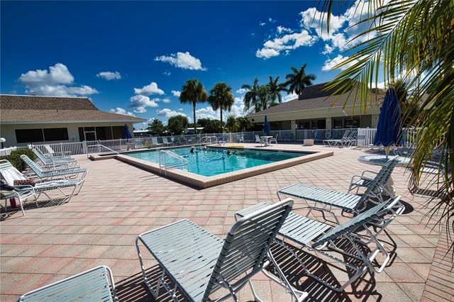 517 LA PLAYA CIRCLE, North Port, FL 34287