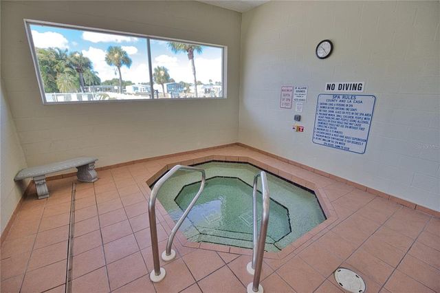 517 LA PLAYA CIRCLE, North Port, FL 34287
