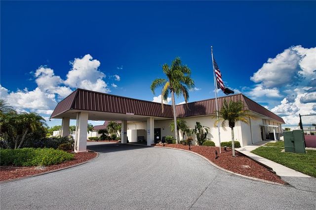 517 LA PLAYA CIRCLE, North Port, FL 34287
