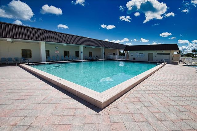517 LA PLAYA CIRCLE, North Port, FL 34287