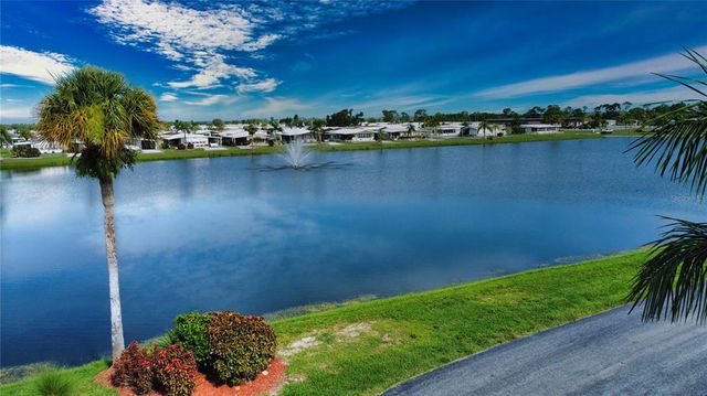 517 LA PLAYA CIRCLE, North Port, FL 34287