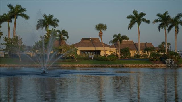 517 LA PLAYA CIRCLE, North Port, FL 34287