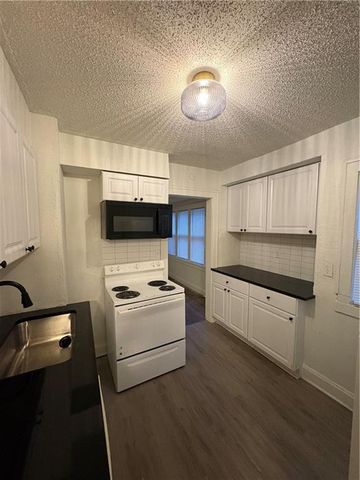 5403 Woodland Avenue, Kansas City, MO 64110