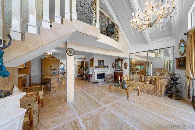 5628 Desert View Drive, La Jolla, CA 92037