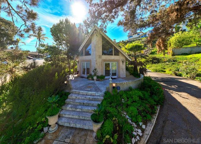 5628 Desert View Drive, La Jolla, CA 92037