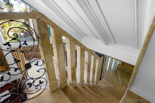 5628 Desert View Drive, La Jolla, CA 92037