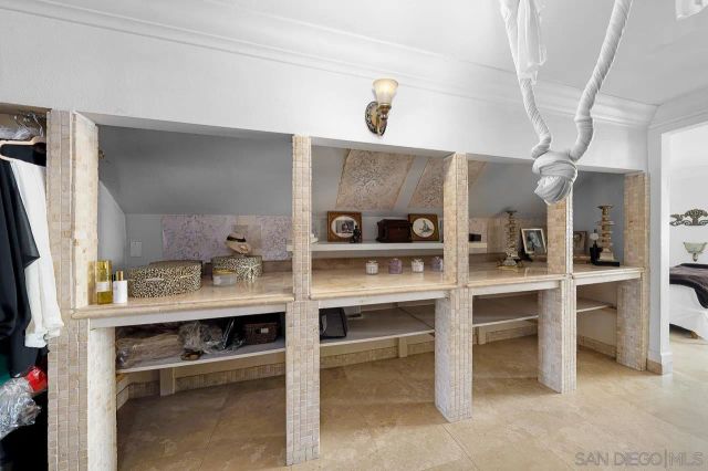 5628 Desert View Drive, La Jolla, CA 92037