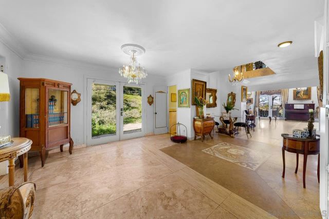 5628 Desert View Drive, La Jolla, CA 92037