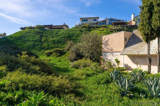 5628 Desert View Drive, La Jolla, CA 92037