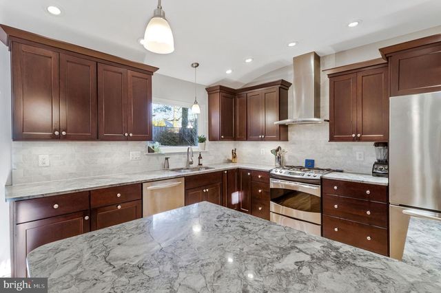 6203 MELVERN DR, Bethesda, MD 20817