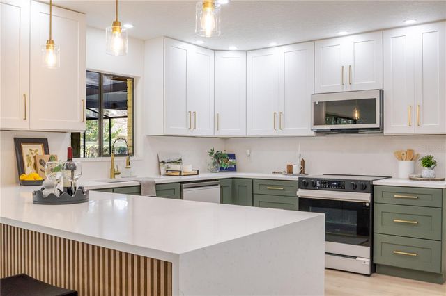 2506 COLLEGE HILL DRIVE, Brandon, FL 33511