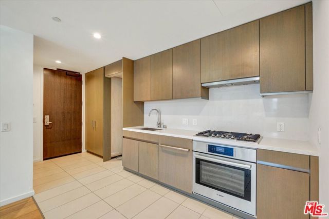 889 Francisco Street 911, Los Angeles, CA 90017