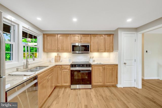 4224 MINSTRELL LN, Fairfax, VA 22033