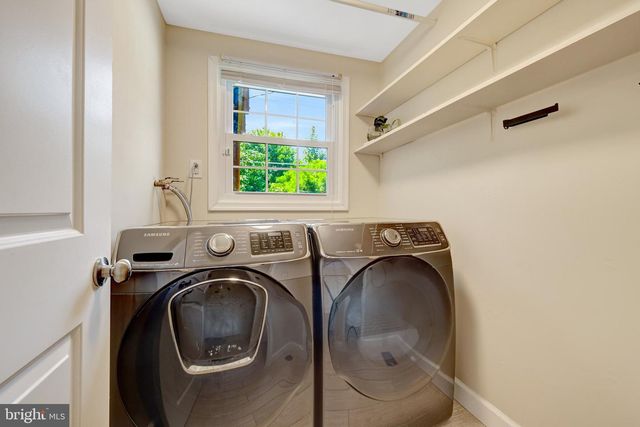 4224 MINSTRELL LN, Fairfax, VA 22033