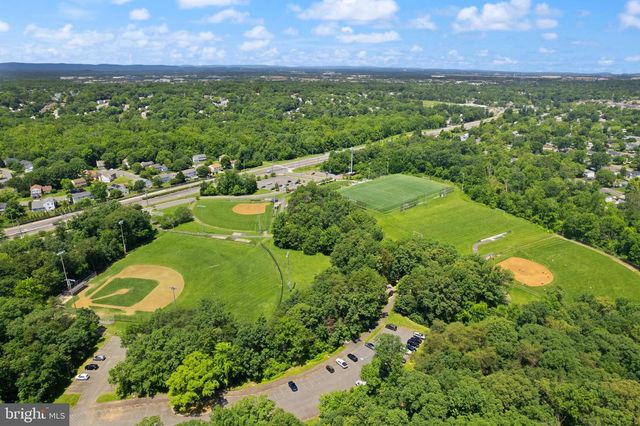 4224 MINSTRELL LN, Fairfax, VA 22033
