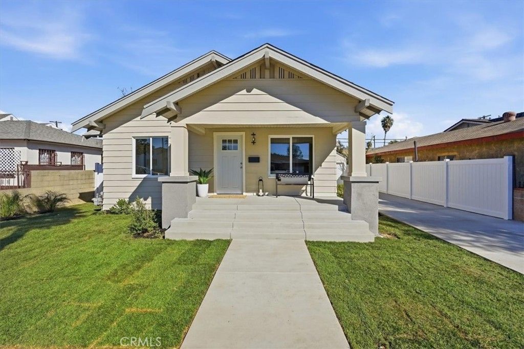 2064 Myrtle, Long Beach, CA 90806 — exterior
