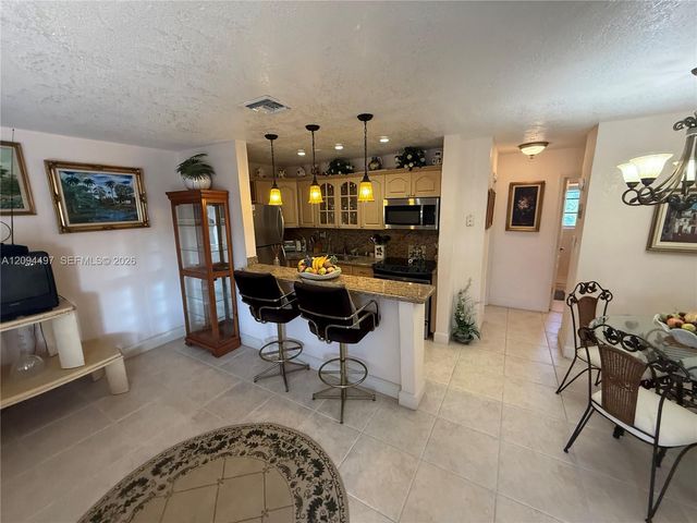 3881 W Flagler Street 315, Miami, FL 33134