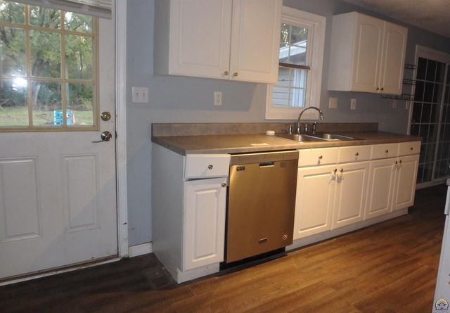 2625 NE 37th ST, Topeka, KS 66617