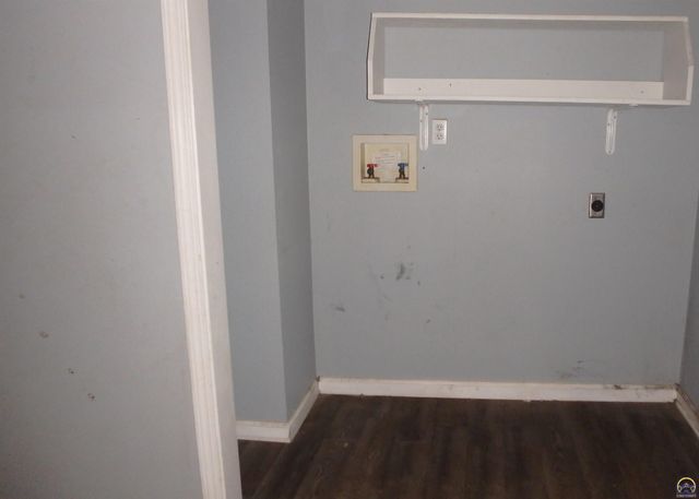 2625 NE 37th ST, Topeka, KS 66617