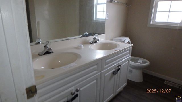 2625 NE 37th ST, Topeka, KS 66617