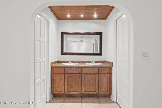 3670 S Tropical Trail, Merritt Island, FL 32952