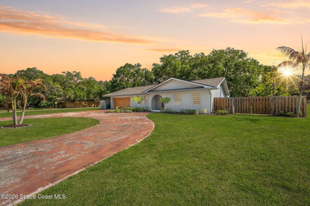 3670 S Tropical Trail, Merritt Island, FL 32952