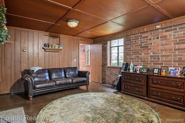 100 Lucy Road, Howell, MI 48843